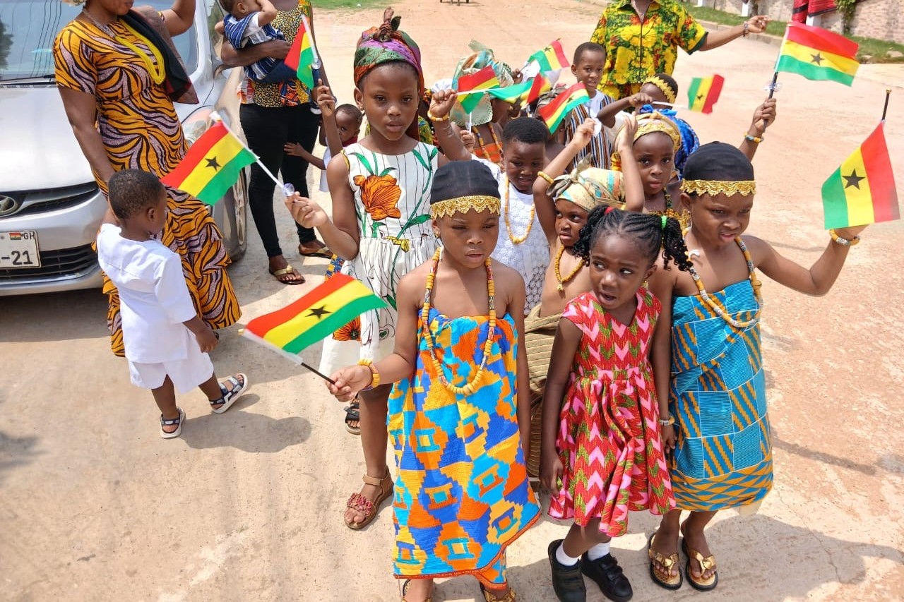 students with parentand teachers